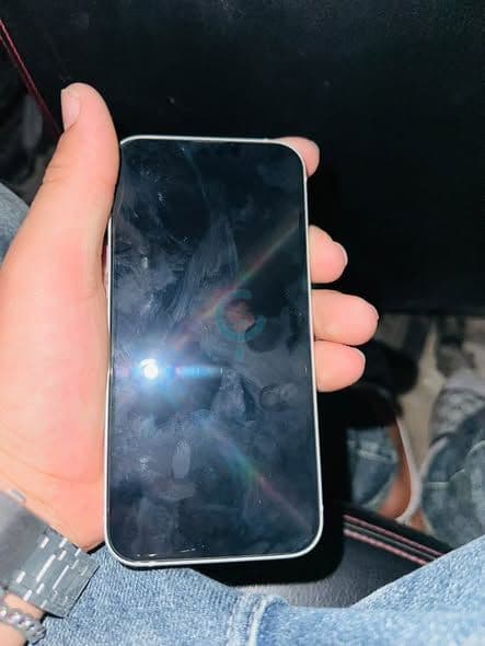 iPhone 13 بالكرتونه